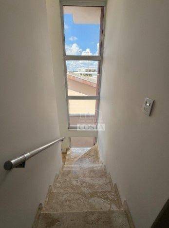 Casa à venda com 4 quartos, 214m² - Foto 4