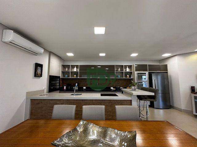 Casa à venda com 3 quartos, 310m² - Foto 8