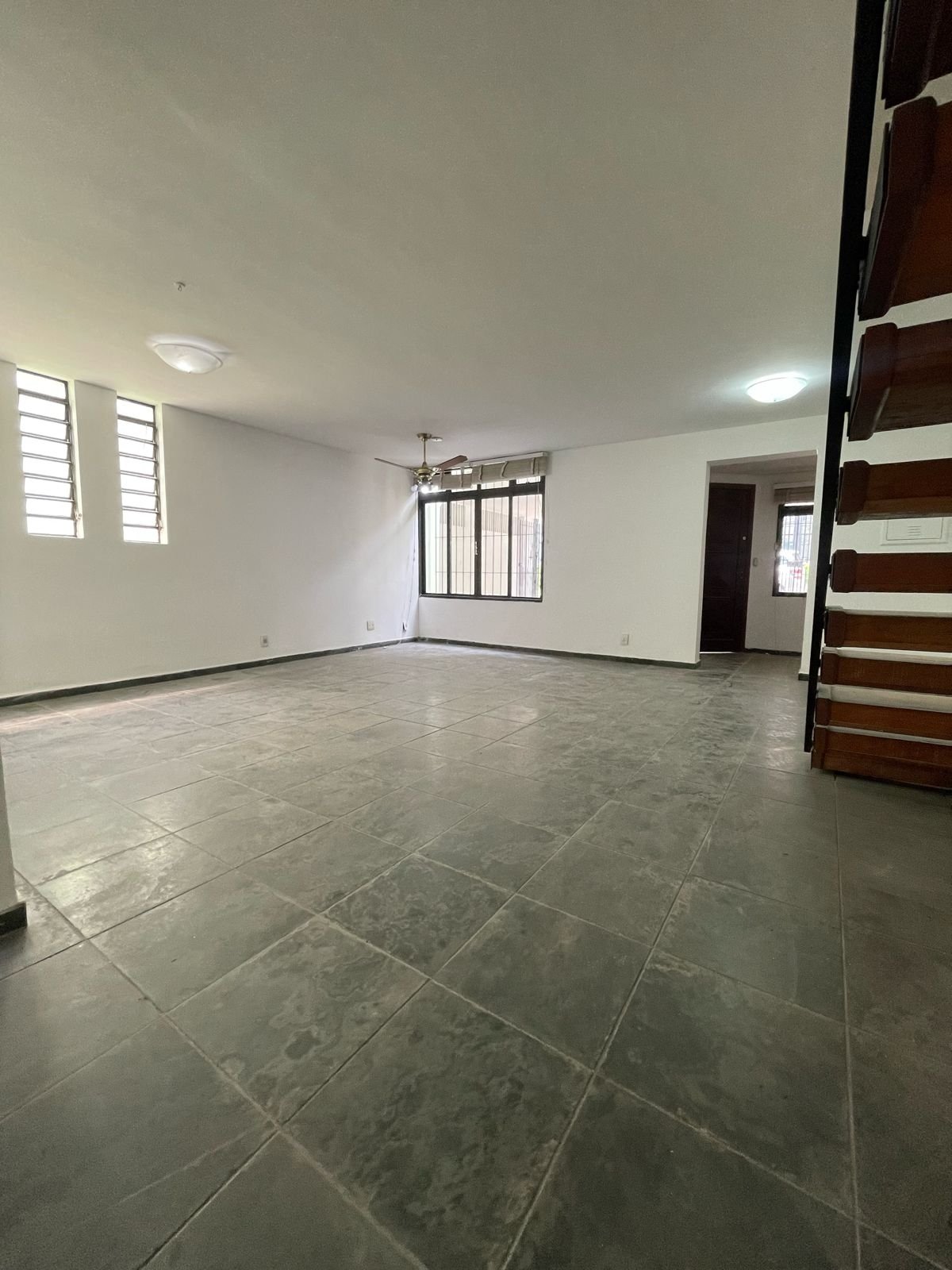 Casa à venda com 3 quartos, 198m² - Foto 3