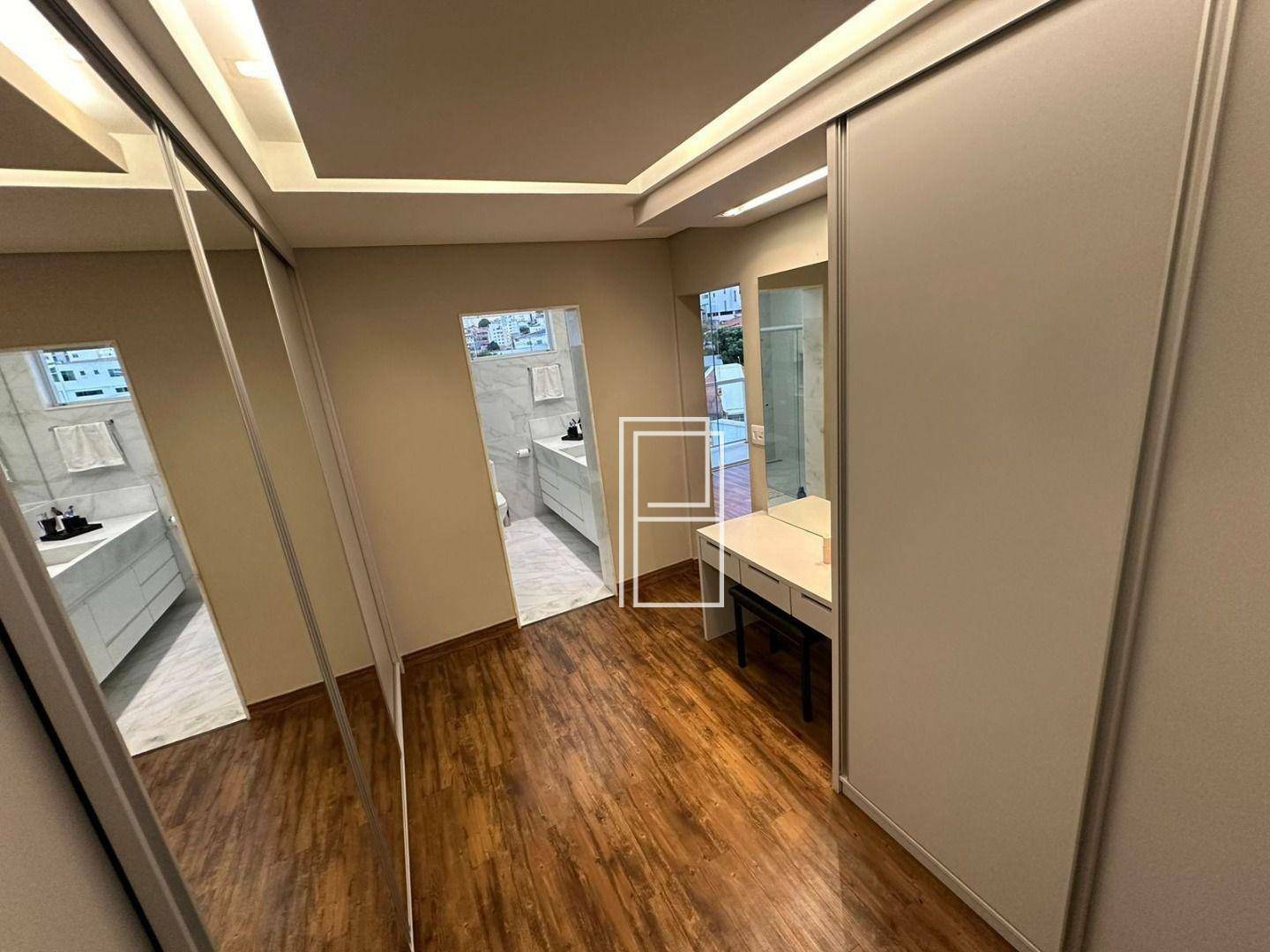 Casa à venda com 4 quartos, 250m² - Foto 37