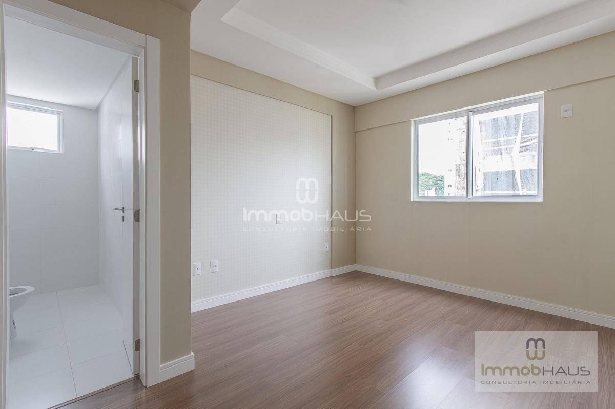 Apartamento à venda com 3 quartos, 122m² - Foto 3