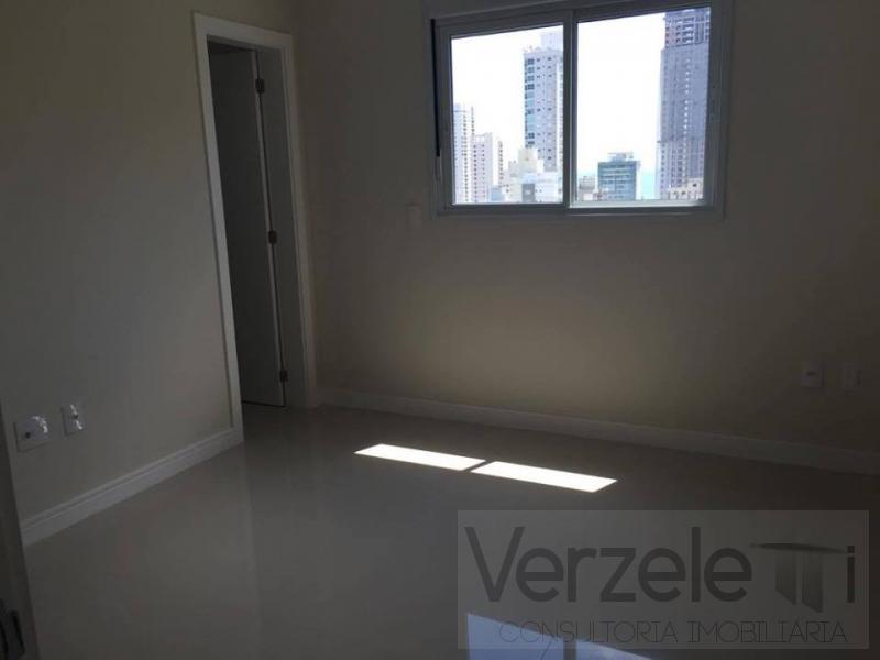 Apartamento à venda com 4 quartos, 140m² - Foto 34