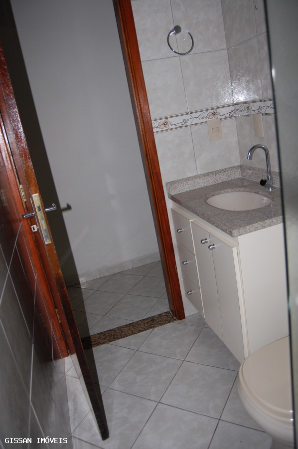 Casa à venda com 2 quartos, 125m² - Foto 12