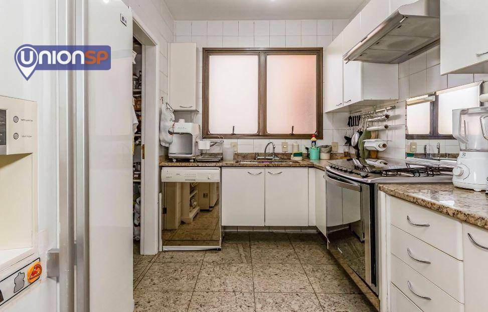 Apartamento à venda com 4 quartos, 205m² - Foto 27