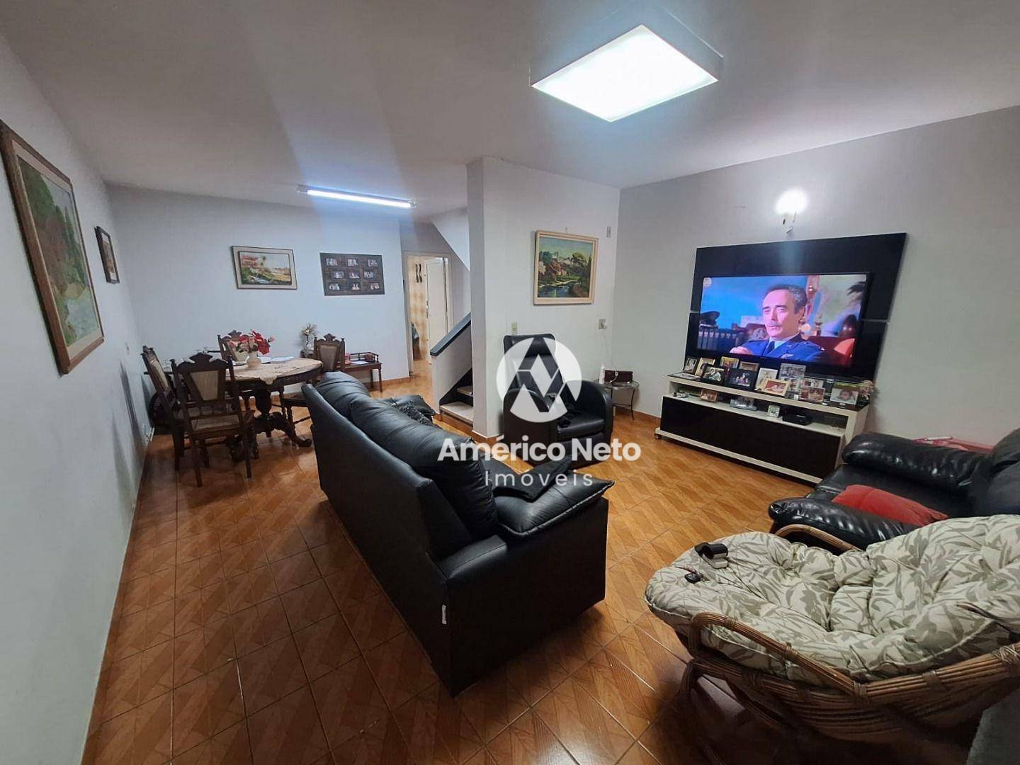 Casa à venda e aluguel com 3 quartos, 300m² - Foto 2