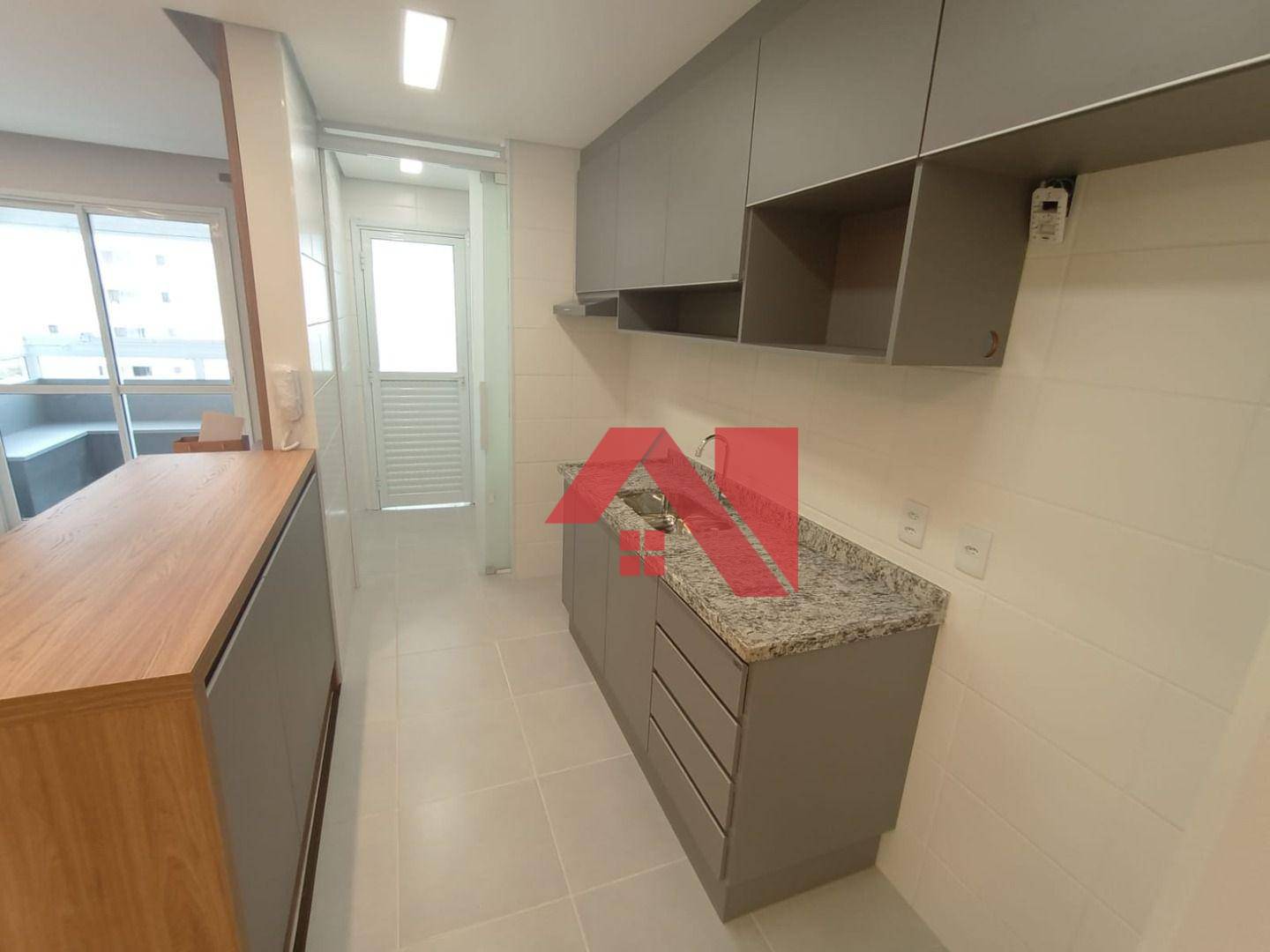 Apartamento à venda e aluguel com 3 quartos, 75m² - Foto 3