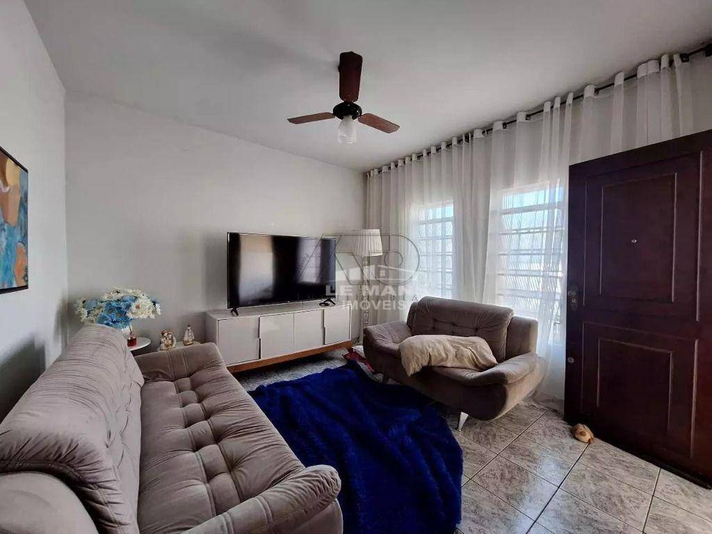 Casa à venda com 3 quartos, 169m² - Foto 2