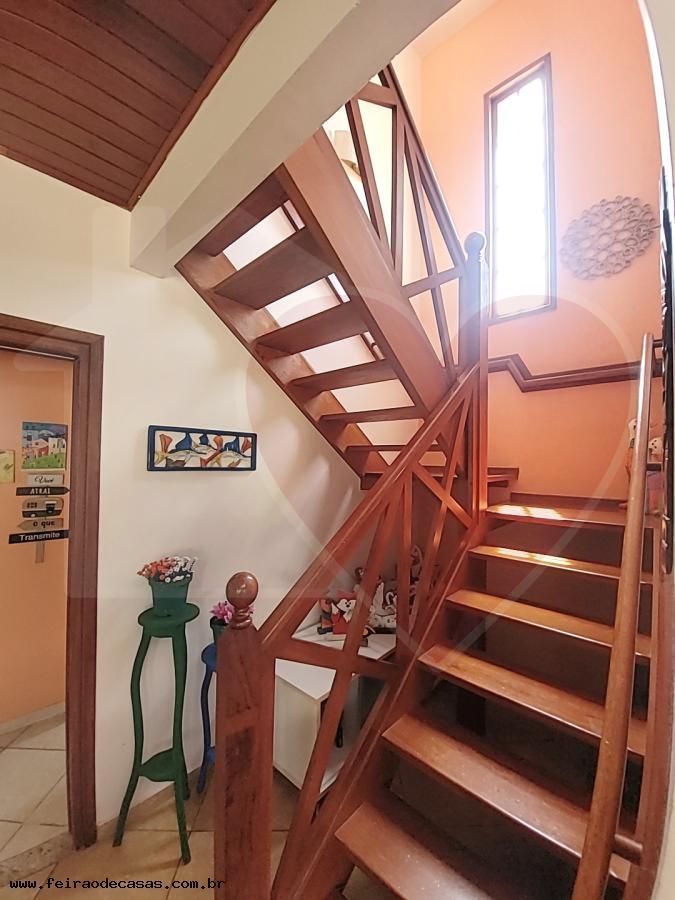 Casa à venda com 5 quartos, 240m² - Foto 22