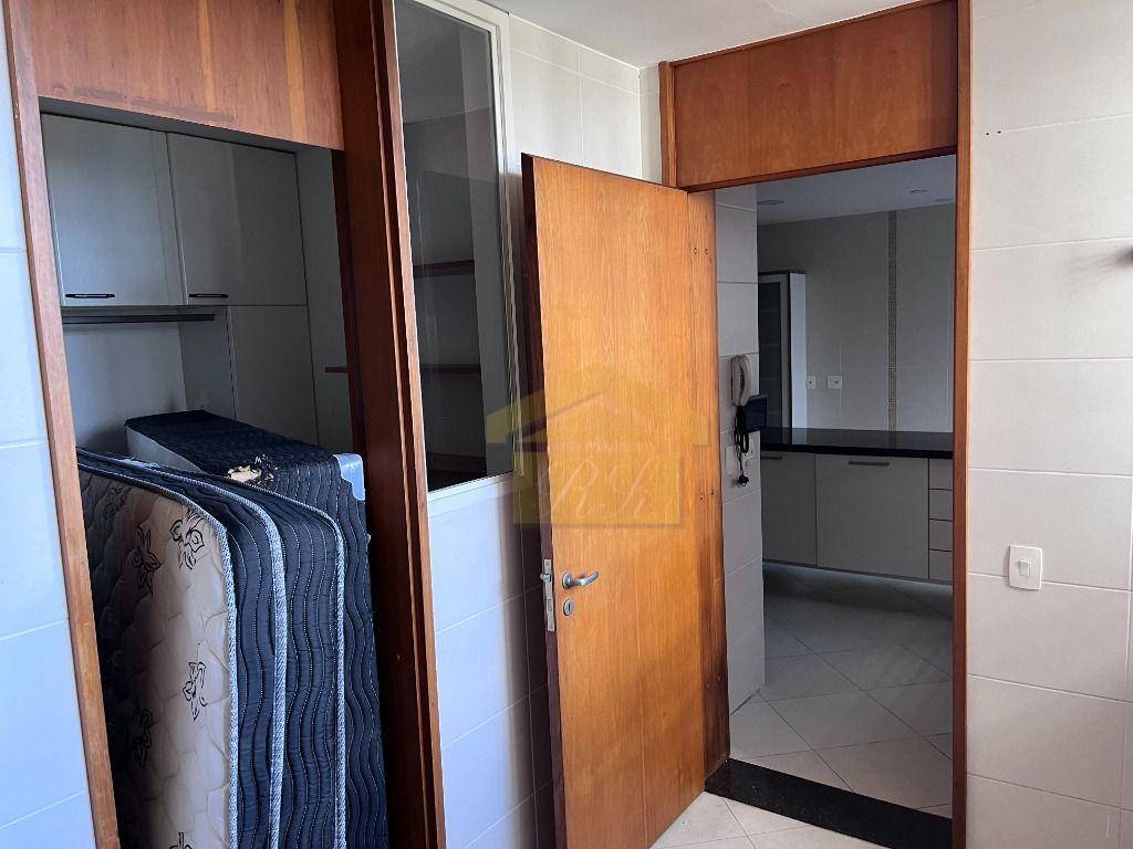 Apartamento à venda com 3 quartos, 250m² - Foto 14