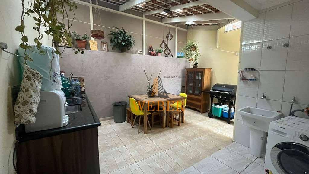 Casa à venda com 3 quartos, 131m² - Foto 12