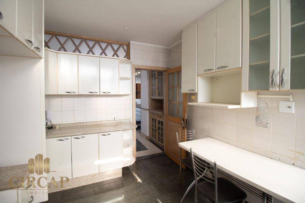 Apartamento à venda com 3 quartos, 180m² - Foto 15