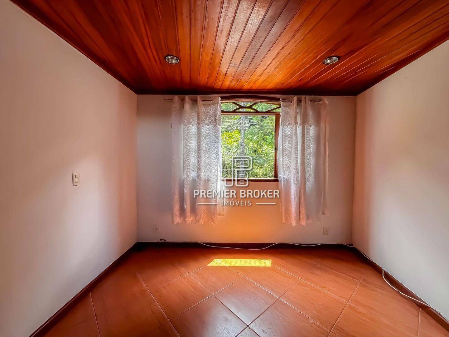 Casa à venda com 3 quartos, 220m² - Foto 27