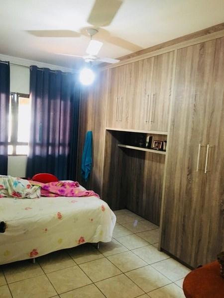 Casa à venda com 3 quartos, 200m² - Foto 8