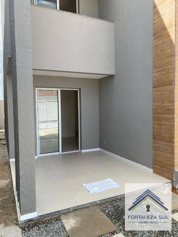 Casa à venda com 3 quartos, 100m² - Foto 4