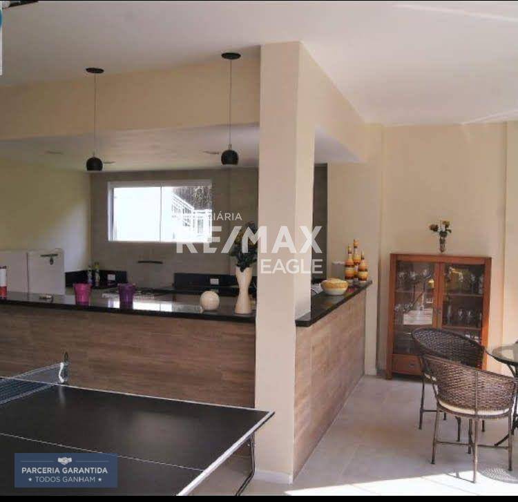 Casa à venda com 5 quartos, 180m² - Foto 25