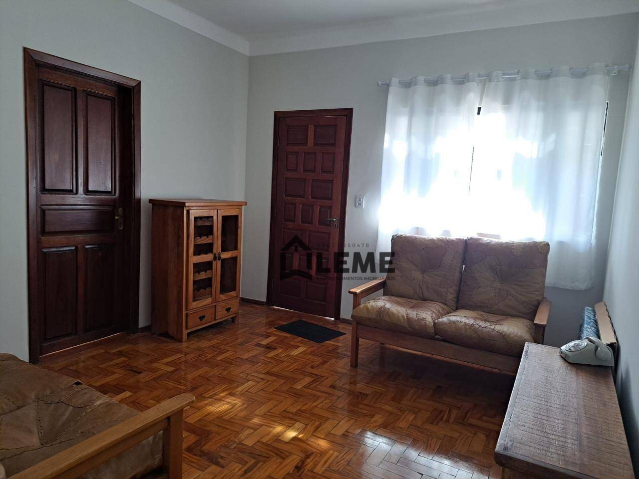 Casa à venda com 3 quartos, 198m² - Foto 2