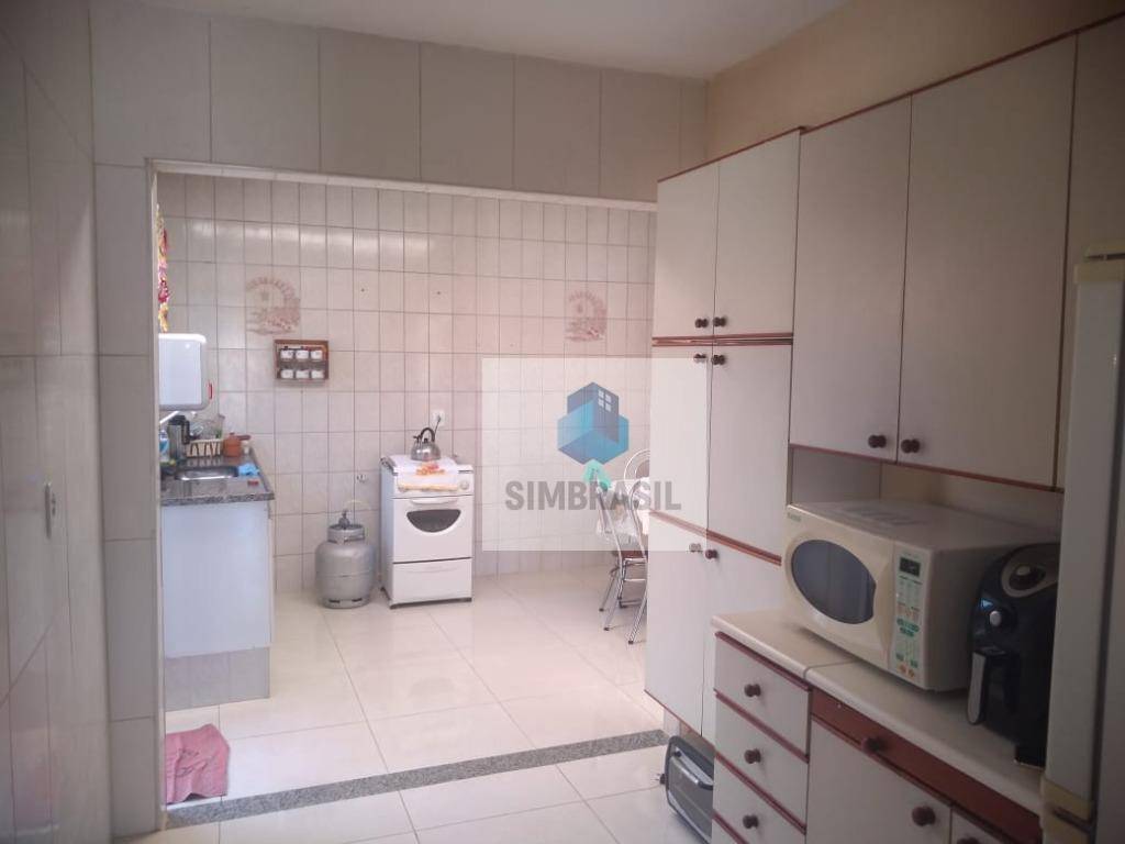 Casa à venda com 2 quartos, 140m² - Foto 1