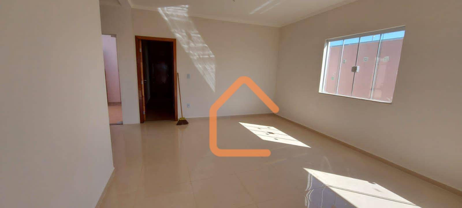 Casa à venda com 3 quartos, 180m² - Foto 4