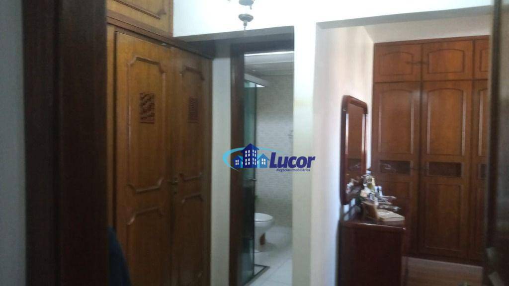 Apartamento para alugar com 3 quartos, 119m² - Foto 10