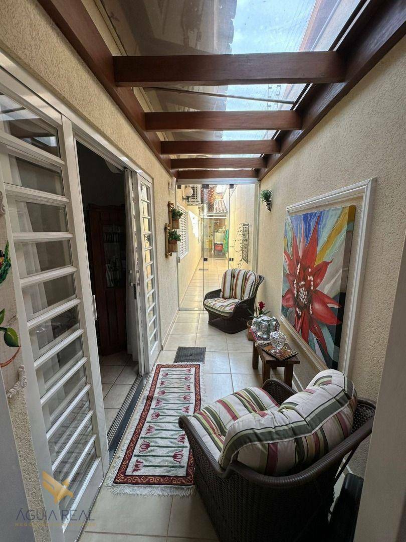 Casa à venda com 4 quartos, 258m² - Foto 8