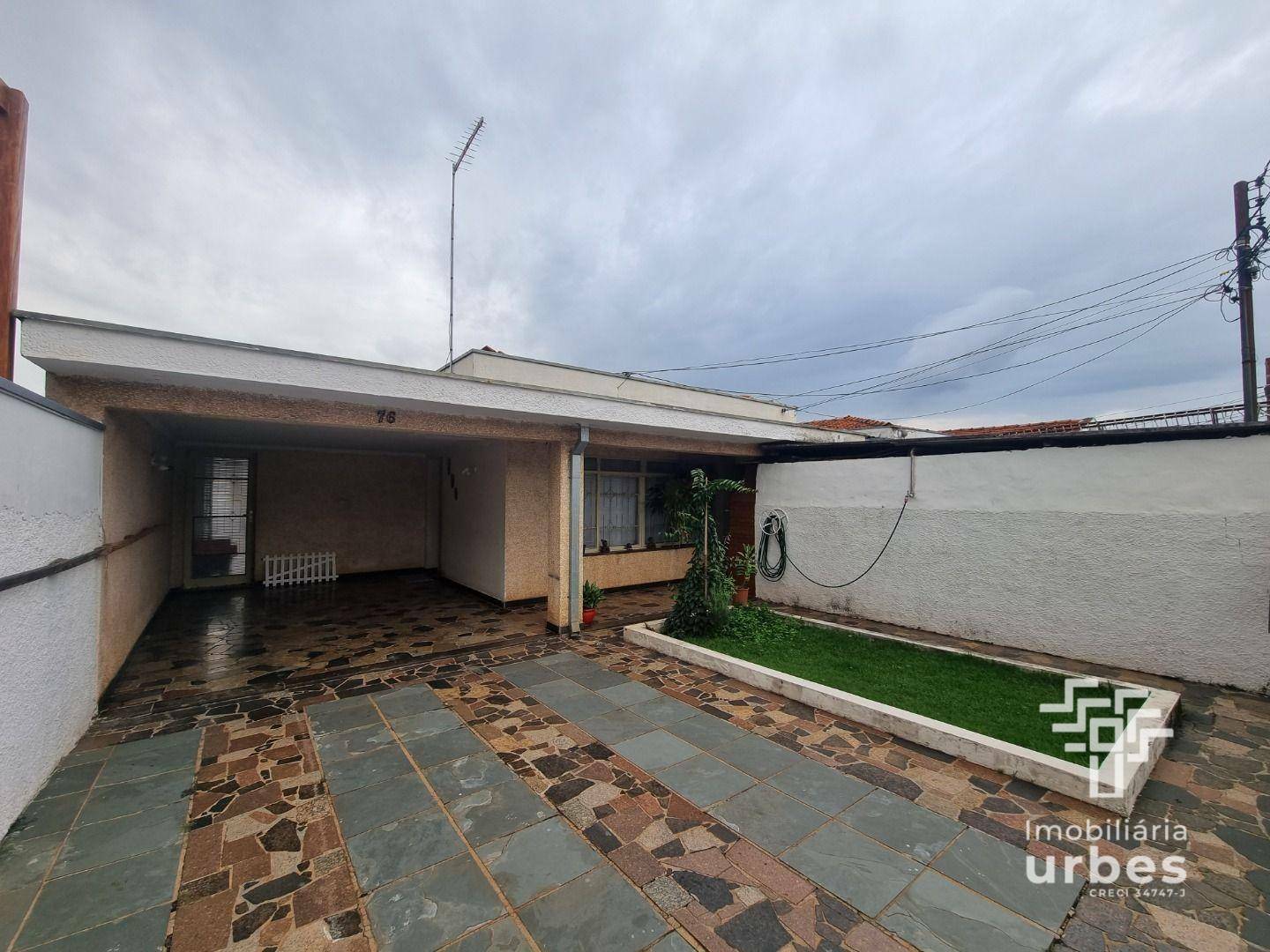 Casa à venda com 2 quartos, 178m² - Foto 1