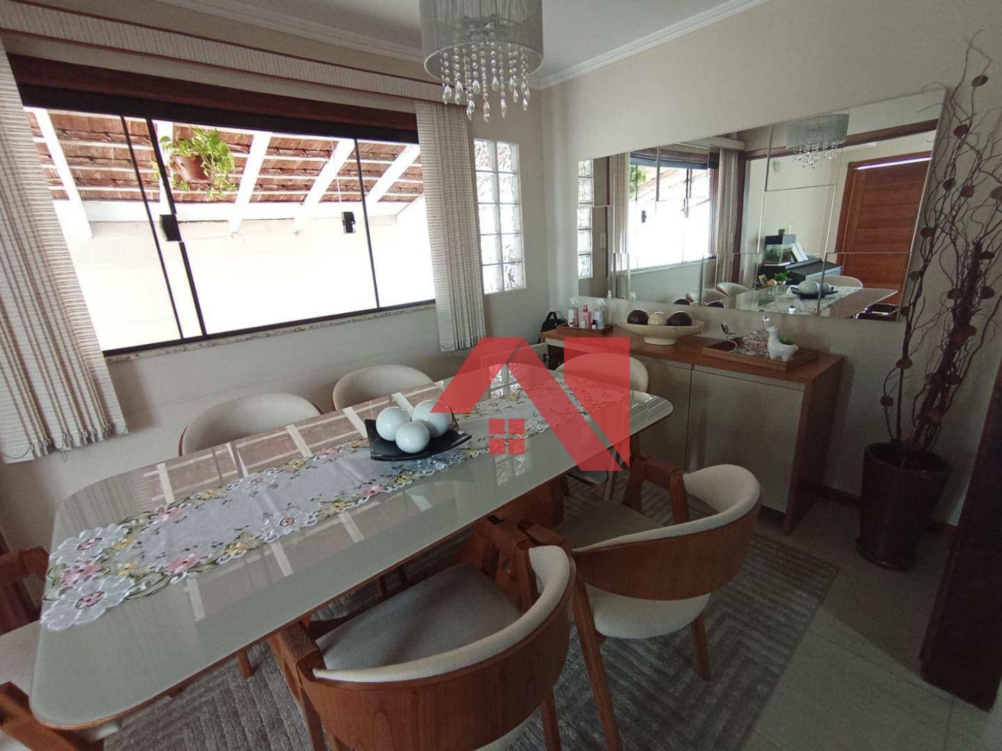 Casa à venda com 2 quartos, 180m² - Foto 3