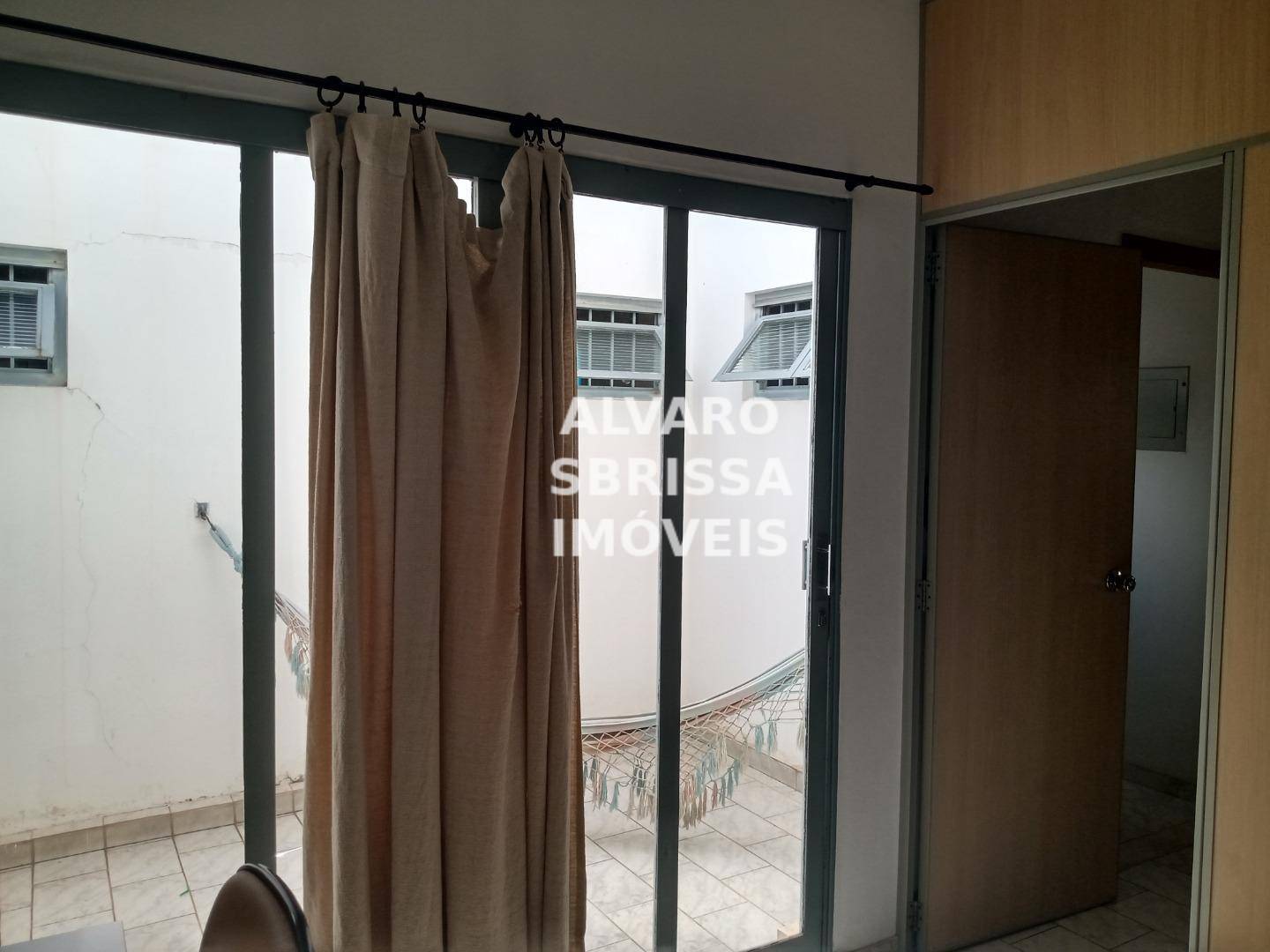 Casa à venda com 2 quartos, 187m² - Foto 13