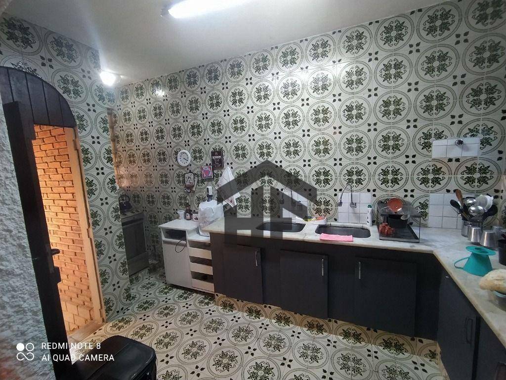 Casa à venda com 4 quartos, 350m² - Foto 7