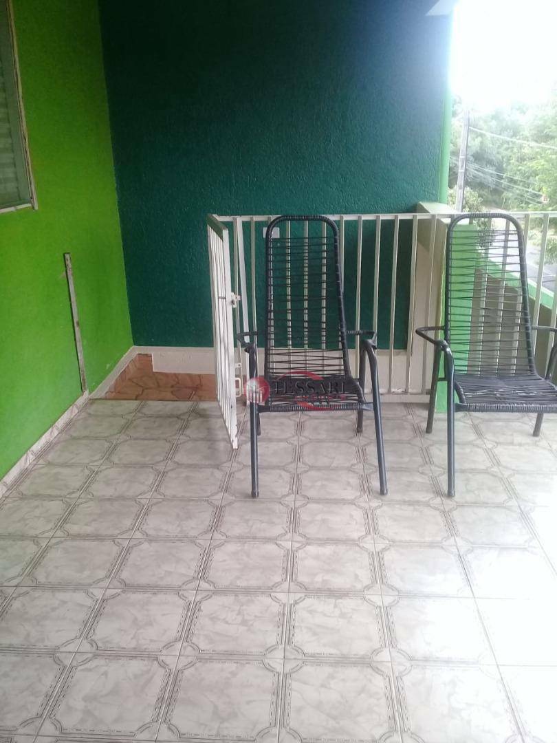 Casa para alugar com 3 quartos, 150m² - Foto 2