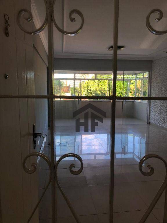 Apartamento para alugar com 3 quartos, 103m² - Foto 4