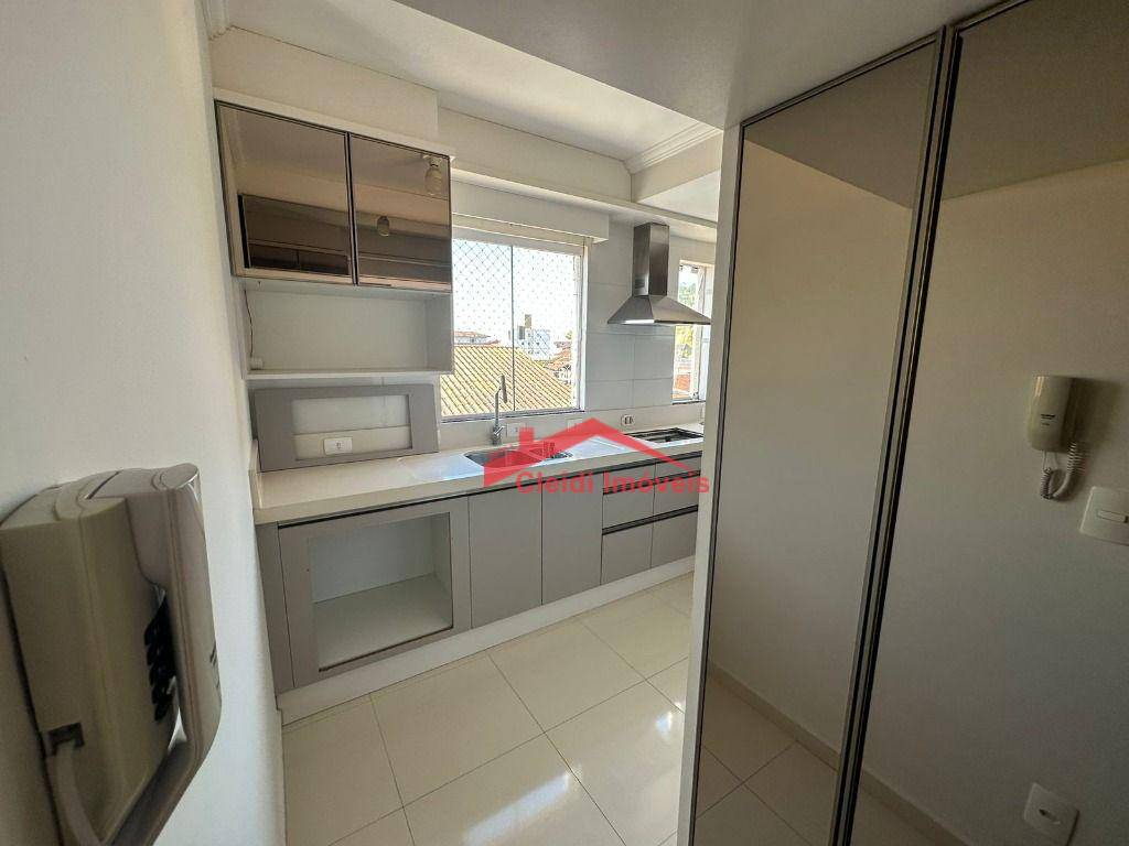 Apartamento à venda com 2 quartos, 58m² - Foto 2