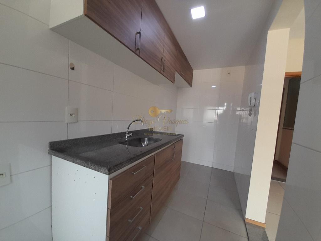 Apartamento à venda com 2 quartos, 67m² - Foto 13