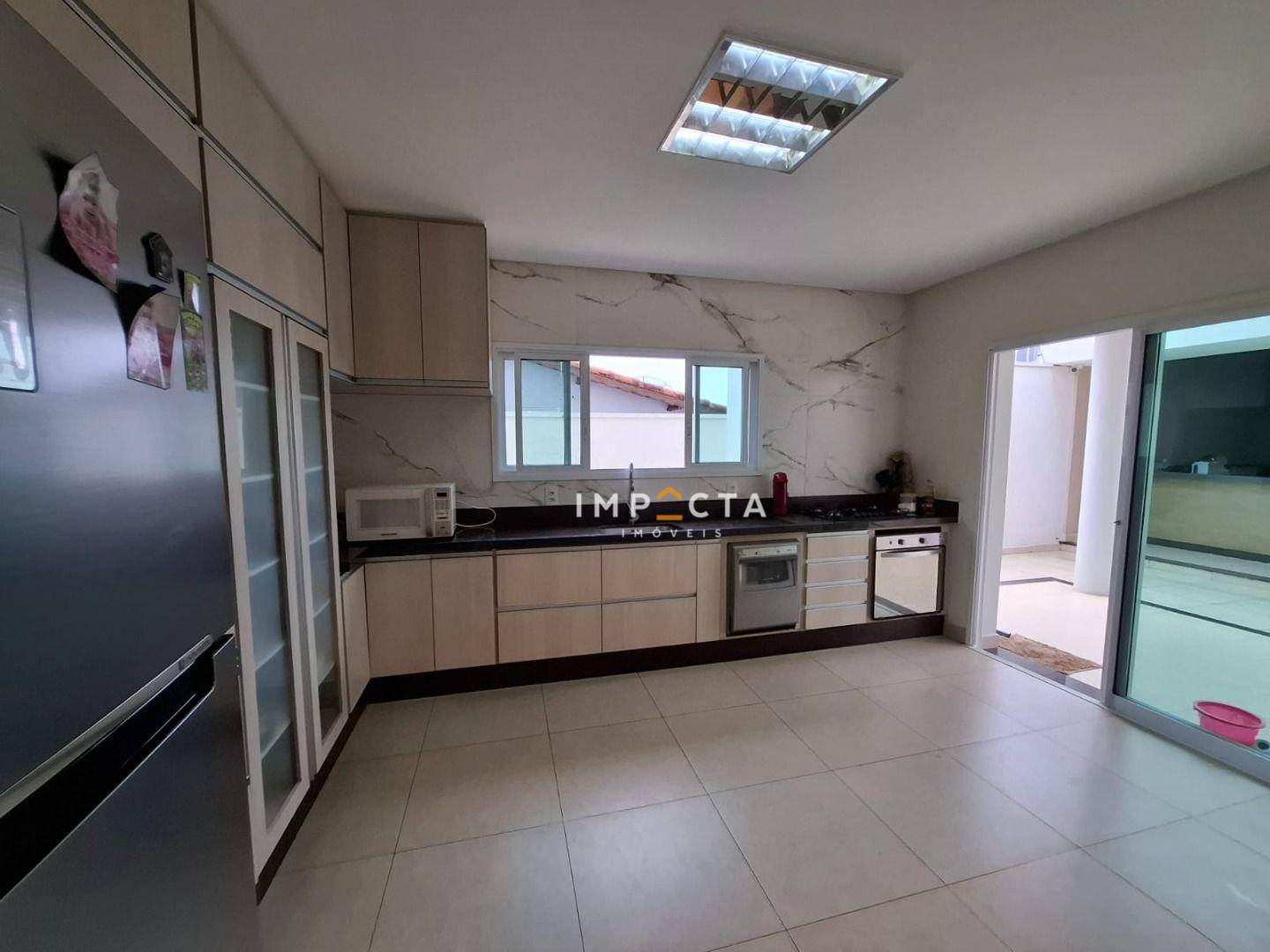 Casa à venda com 4 quartos, 244m² - Foto 26