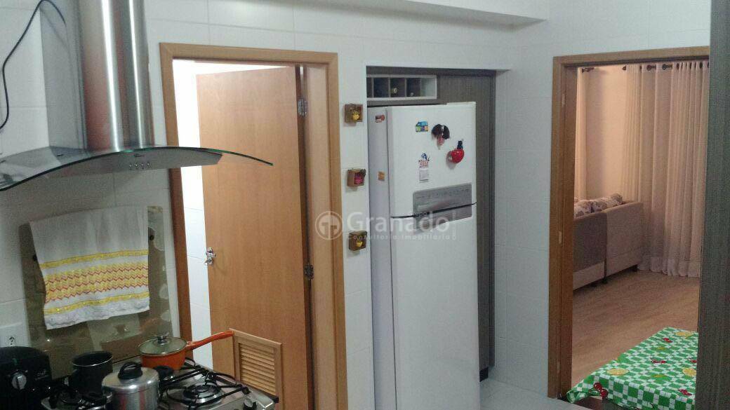 Apartamento à venda com 3 quartos, 112m² - Foto 1