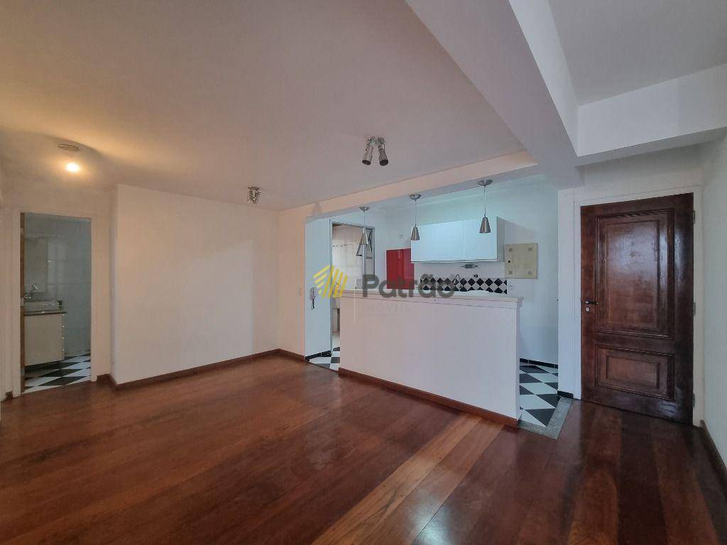 Apartamento para alugar com 2 quartos, 72m² - Foto 13