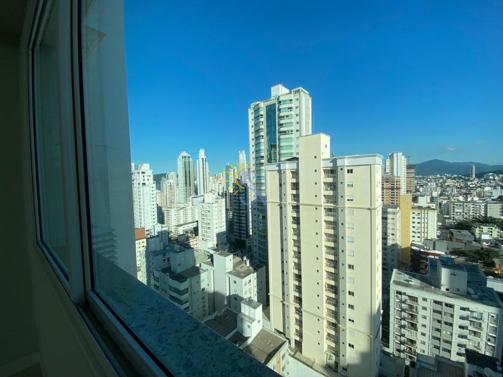 Apartamento à venda com 4 quartos, 150m² - Foto 9