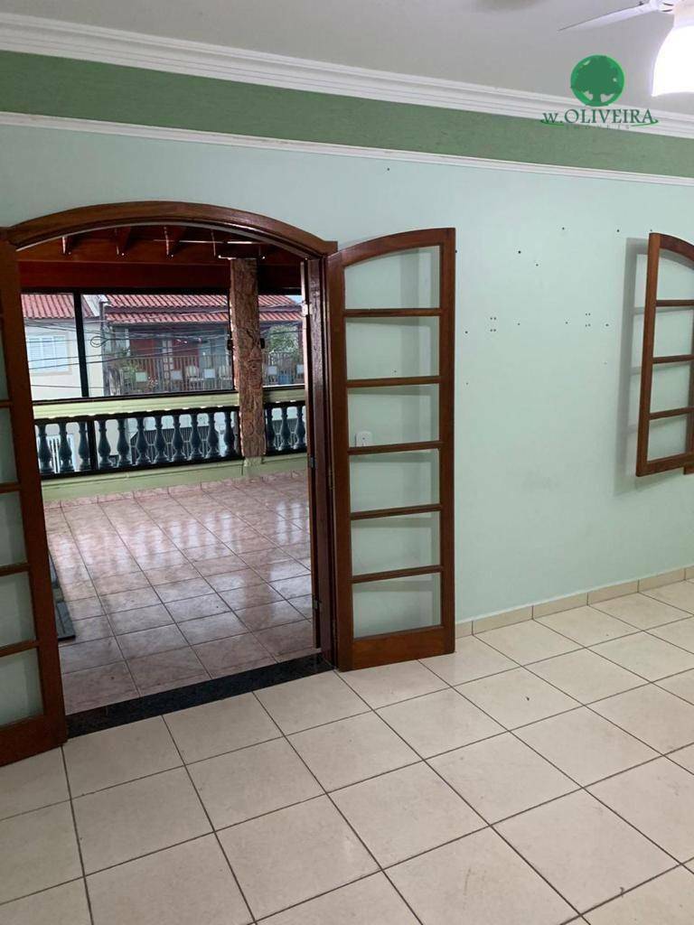 Sobrado à venda com 3 quartos, 291m² - Foto 2