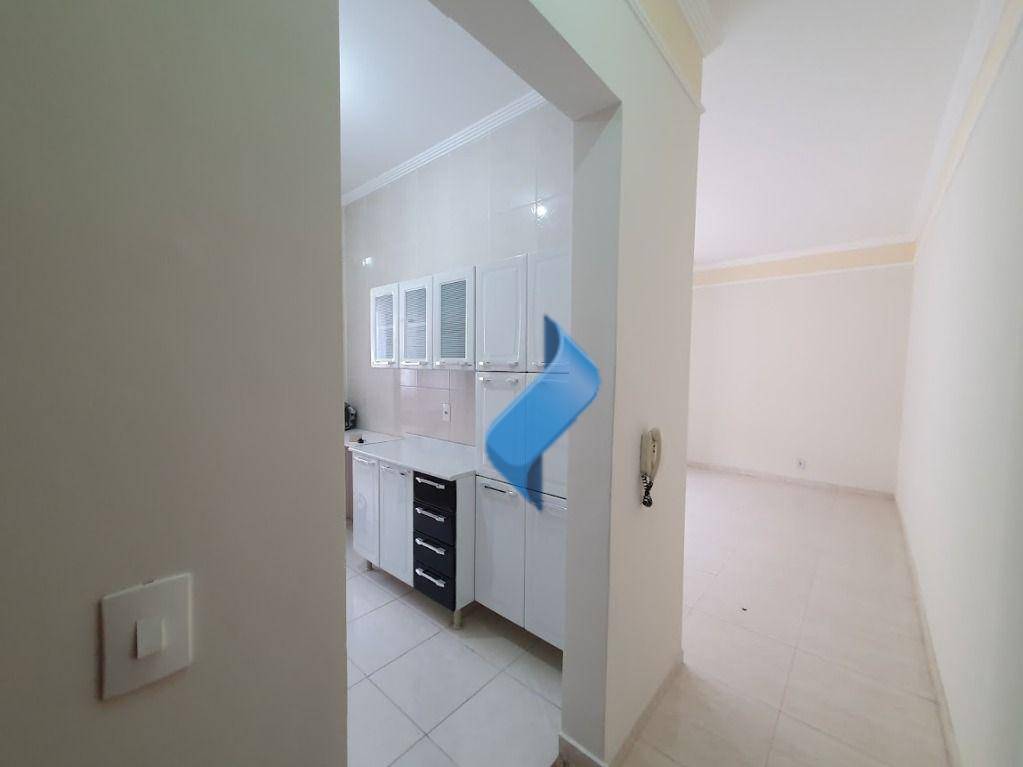 Apartamento para alugar com 3 quartos, 81m² - Foto 2