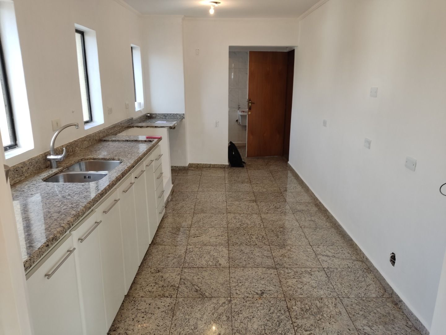 Apartamento à venda com 3 quartos, 170m² - Foto 3