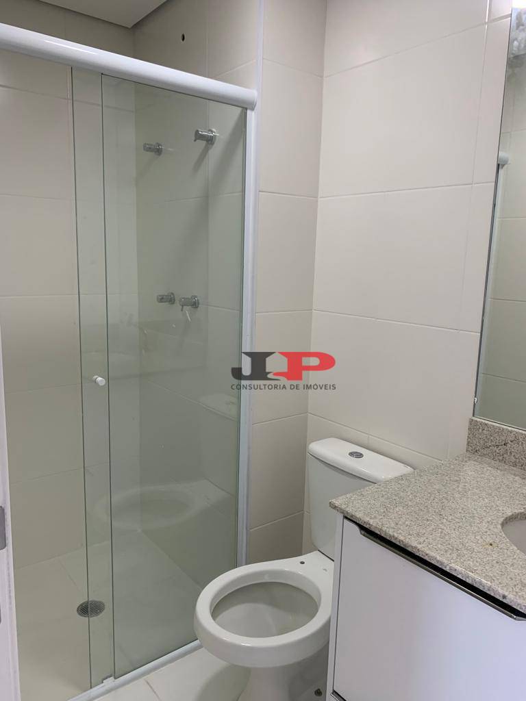 Apartamento para alugar com 2 quartos, 70m² - Foto 13