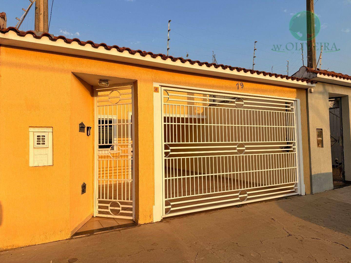 Casa à venda com 3 quartos, 122m² - Foto 1