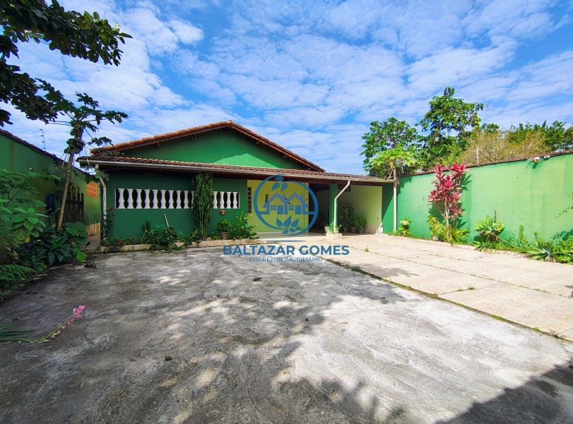 Casa à venda com 3 quartos, 300m² - Foto 1