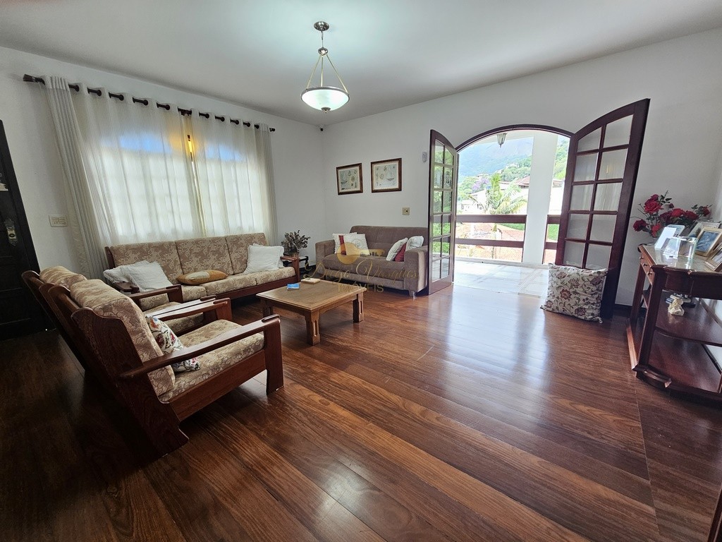 Casa à venda com 3 quartos, 200m² - Foto 13