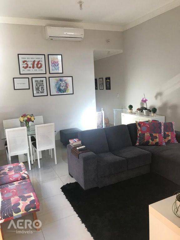 Casa à venda com 3 quartos, 125m² - Foto 2