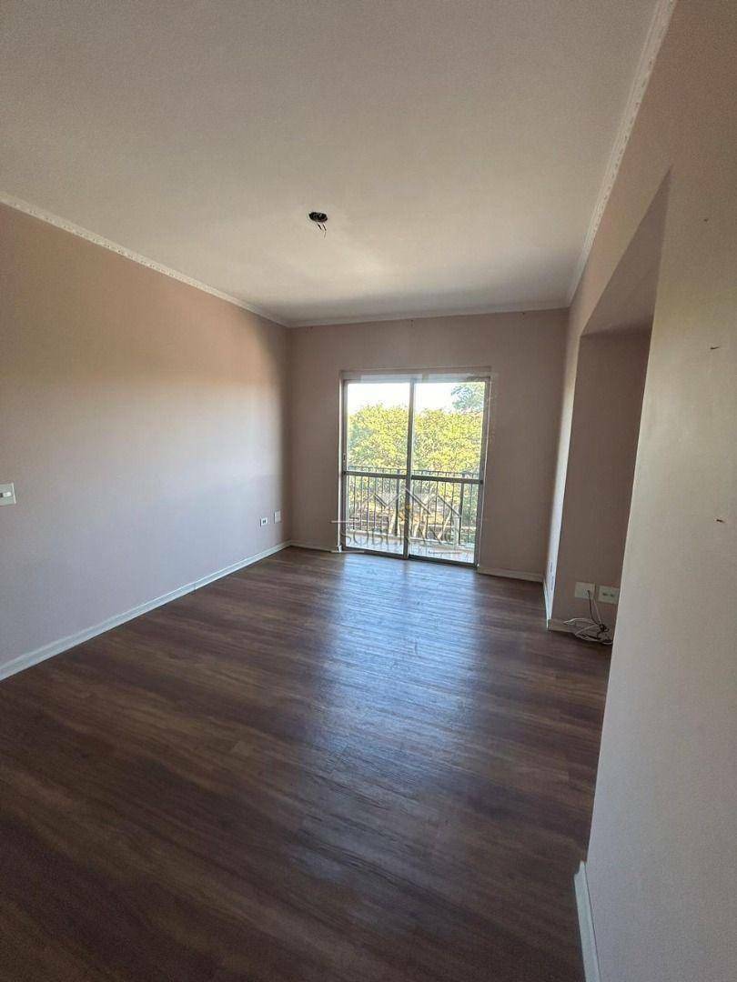 Apartamento à venda com 3 quartos, 94m² - Foto 2