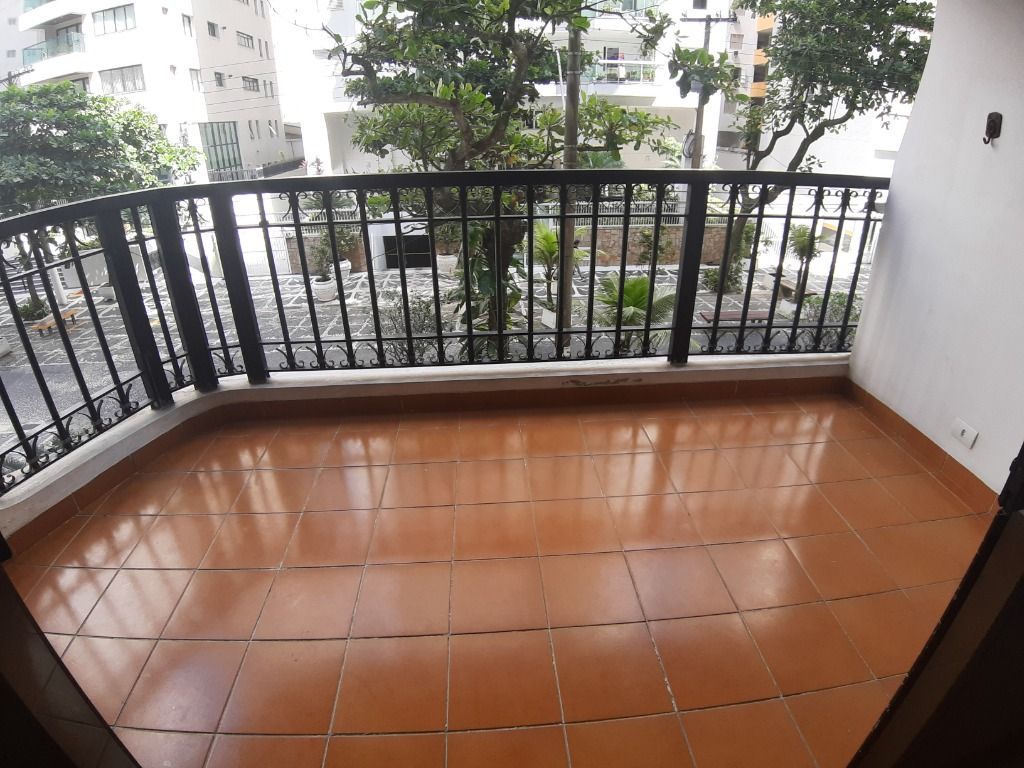 Apartamento à venda com 3 quartos, 140m² - Foto 4