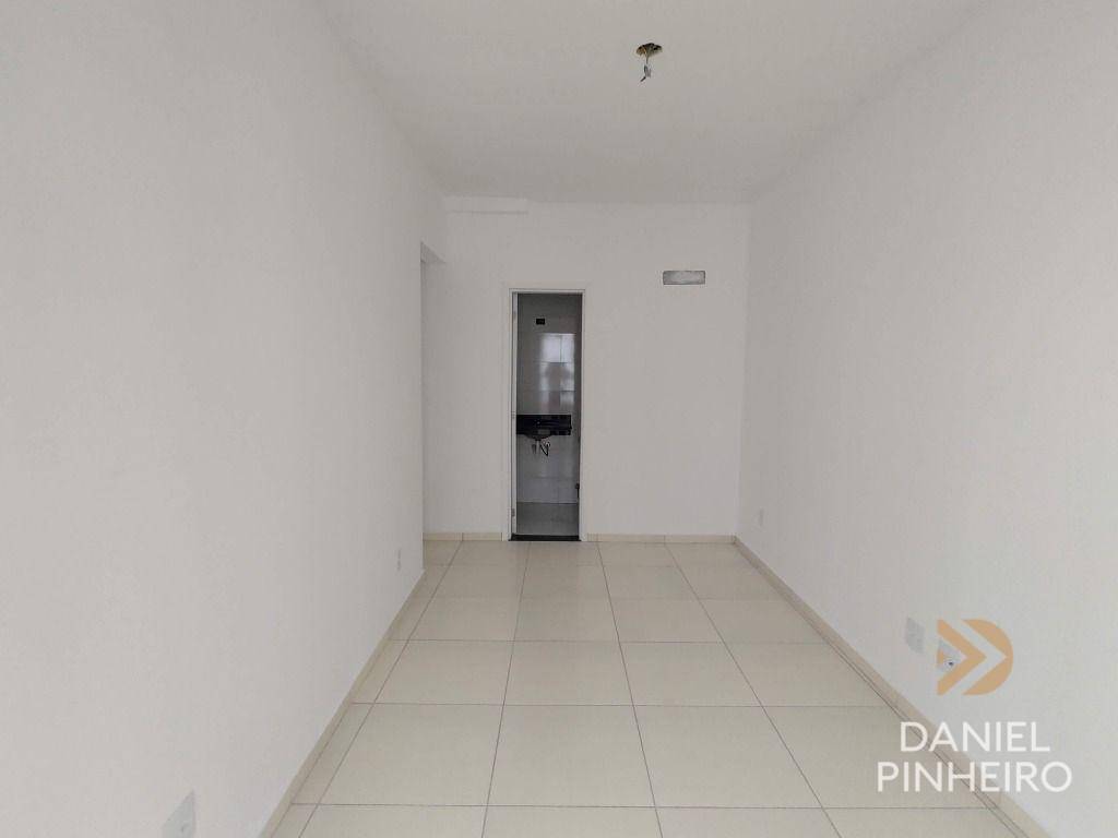 Apartamento à venda com 2 quartos, 64m² - Foto 13