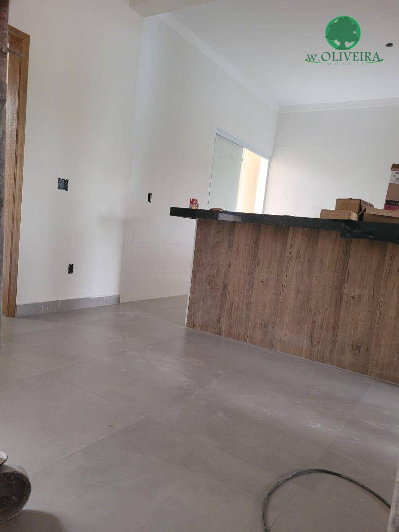 Casa à venda com 3 quartos, 123m² - Foto 2