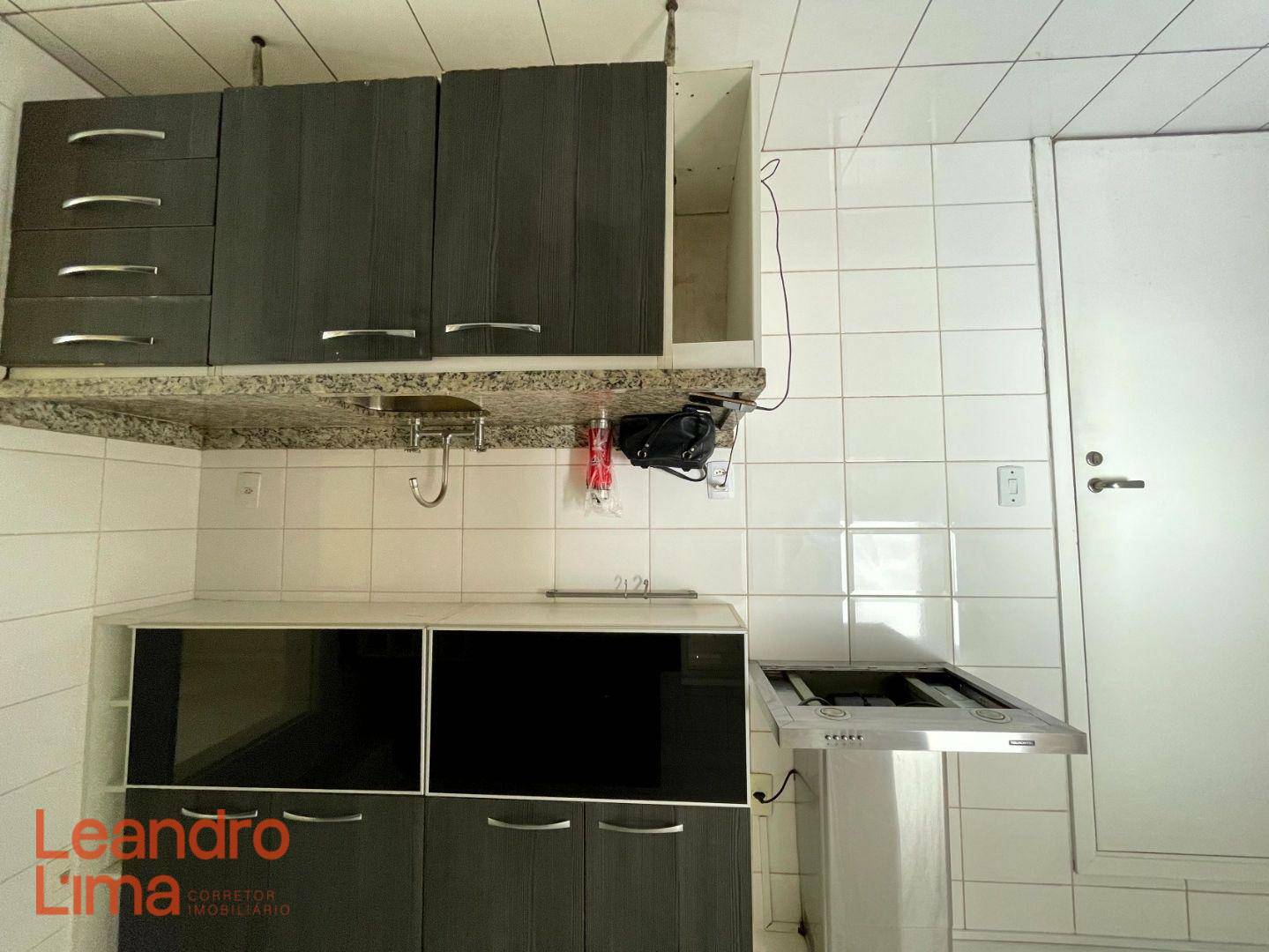 Apartamento para alugar com 3 quartos, 86m² - Foto 9