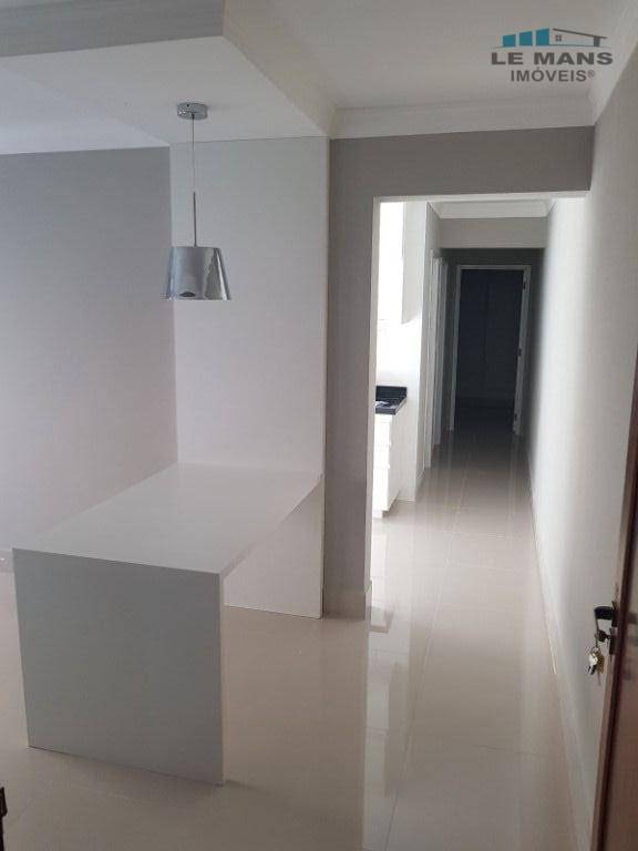 Apartamento à venda com 2 quartos, 64m² - Foto 6